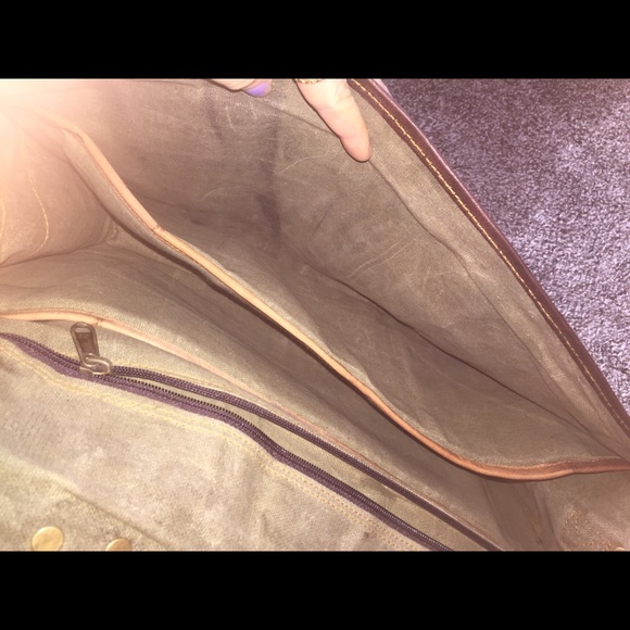 Never used authentic leather bag! Ship day of/next - Picture 6 of 8